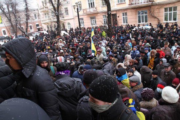 ВЧОРАШНІ ПЕРЕГОВОРИ ОПОЗИЦІЇ ТА ВЛАДИ: СПРОБА АНАЛІЗУ ВЧОРАШНІ ПЕРЕГОВОРИ ОПОЗИЦІЇ ТА ВЛАДИ: СПРОБА АНАЛІЗУ