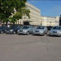 У центрі Житомира представили 28 нових автомобілів для дільничних лікарів