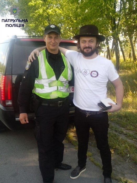 Житомирські поліцейські зупинили каділак співака Дзідзьо за порушення правил дорожнього руху 