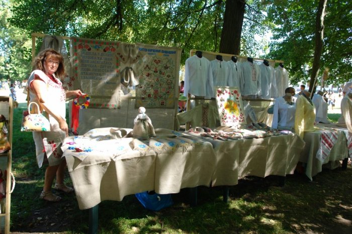 На вихідних в Андрушівці нагороджували кращих вишивальниць та коровайниць