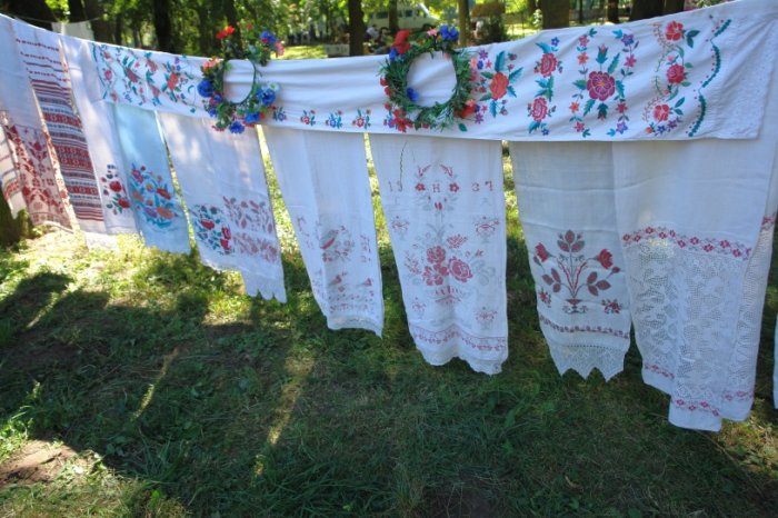 На вихідних в Андрушівці нагороджували кращих вишивальниць та коровайниць