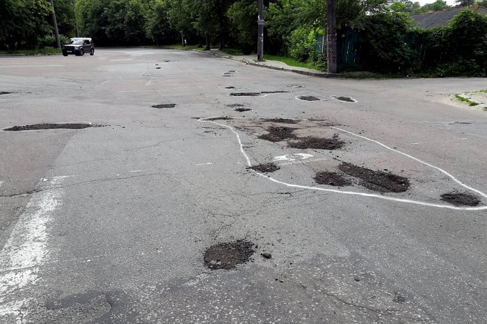 «Євроремонт» Житомира: у мережі з’явилися фото, які показують якість дорожнього покриття