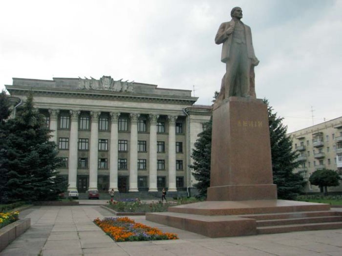 Ще кілька таких людожерських «реформ» - і в Житомирі відбудують пам’ятник Леніну