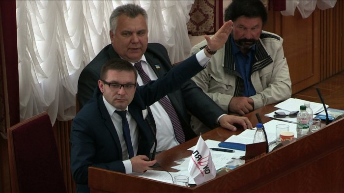 «Копачі з вилами»: Як оточення Ляшка прибирає до рук бурштинові родовища Житомирщини