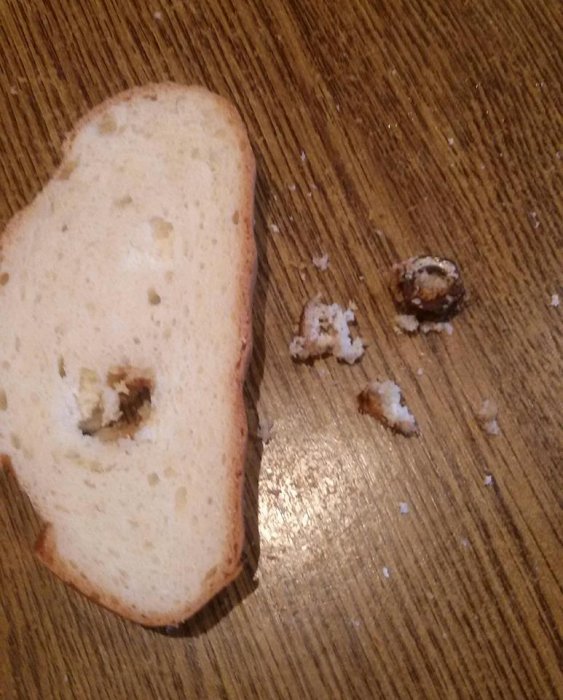 У скибці бердичівського батону жінка знайшла залізну гайку