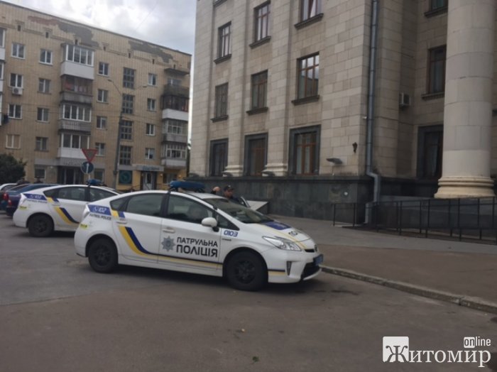 У Житомирі сьогодні замінували Будинок правосуддя на майдані Соборному