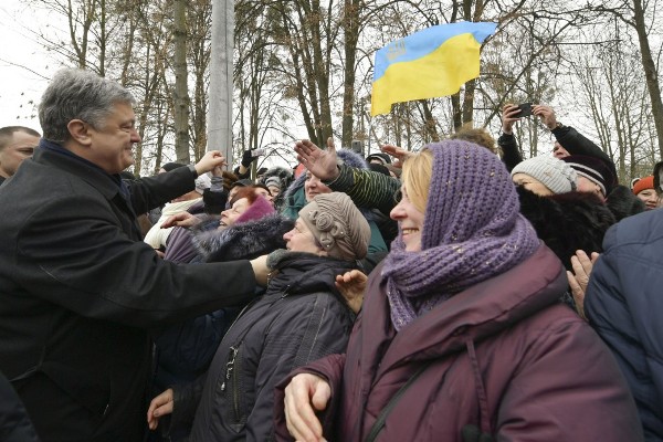 13,6 мільярдів гривень від розмитнення євроблях конвертується в підвищення пенсій, - Петро Порошенко 13,6 мільярдів гривень від розмитнення євроблях конвертується в підвищення пенсій, - Петро Порошенко