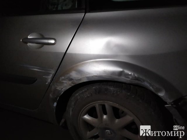 У Житомирській області розшукують автомобіль, який скоїв ДТП та втік з місця події