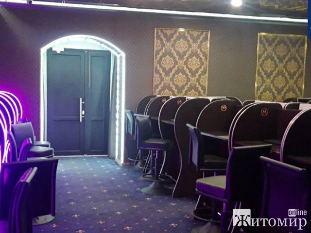 У Житомирі патрульна поліція після постанови Кабміну взялася за "державні лотереї". ФОТО