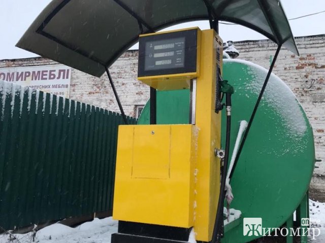 У Житомирі та області правоохоронці продовжують прикривати роботу підпільних АЗС