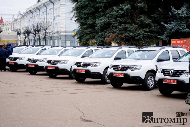 Сільські лікарі на Житомирщині отримали новенькі Renault. ФОТО