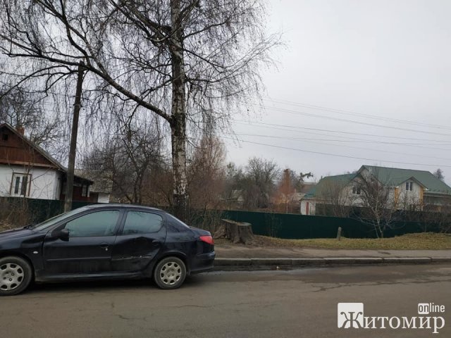 На Саенко в Житомире бус въехал в иномарку: виновник угрожал родственниками в полицыи