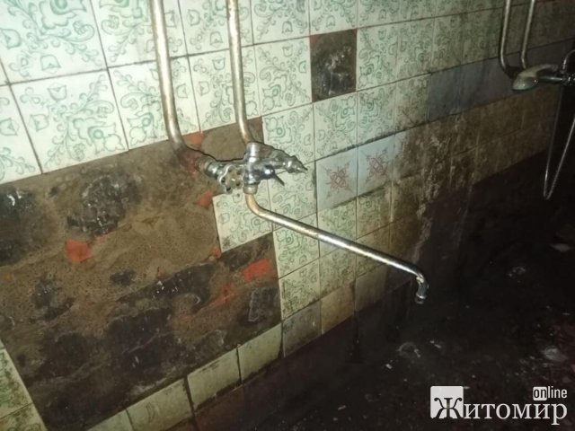 Октябрьская кузня в Коростене: "совок", ржавчина, побитые стены