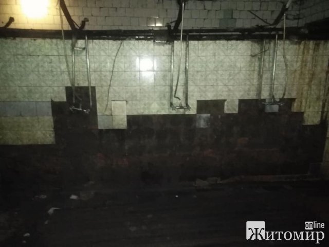 Октябрьская кузня в Коростене: "совок", ржавчина, побитые стены