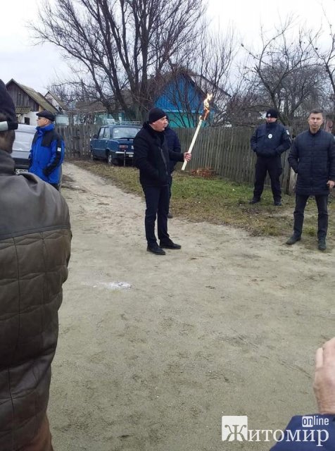 У Малині біля газового господарства люди палили платіжки