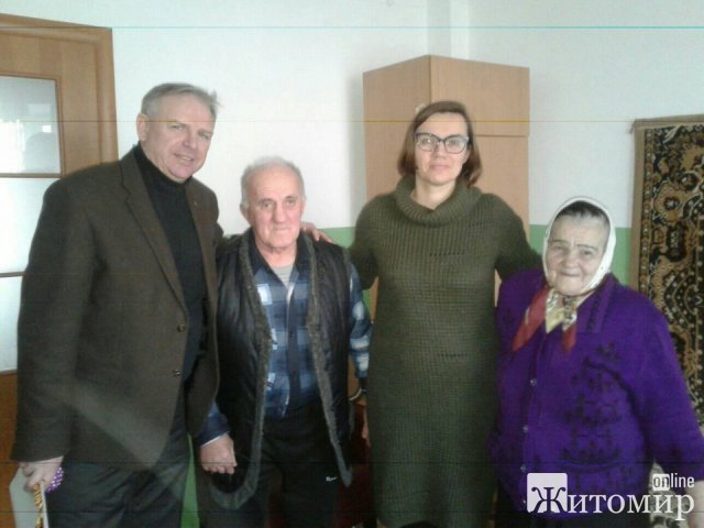 У геріатричному пансіонаті в Бердичеві одружились 70-річні "молодята"