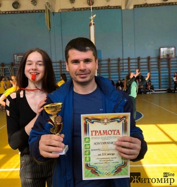 Дитячому тренеру з Житомира потрібна фінансова допомога, аби подолати недугу