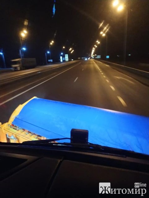 Житомирські дорожники звітують про роботу на шляхах області. ФОТО