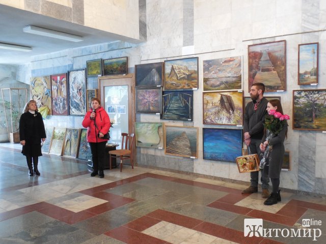У райцентрі Житомирської області відкрилася виставка Наталії та Сергія Носок. ФОТО