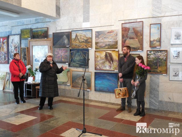 У райцентрі Житомирської області відкрилася виставка Наталії та Сергія Носок. ФОТО