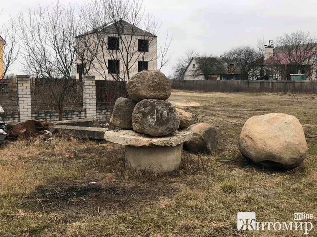 У селі неподалік Житомира зробили прототип пам