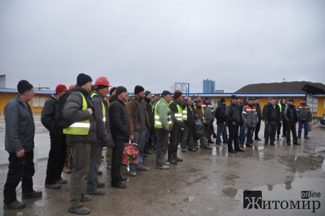  Фахівці Житомирського лабораторного центру зустрілися з робочими, які залучені до будівництва об