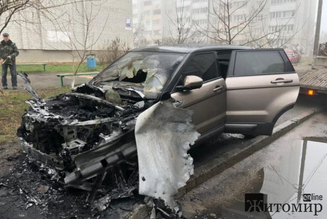 Новій начальниці культури міськради в Житомирі спалили автомобіль вартістю 720 тис. грн