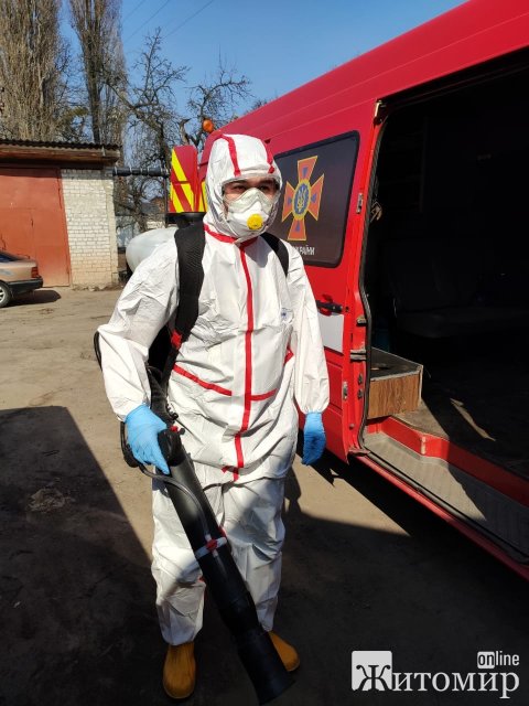 Голова ОДА показав, як в Коростишеві дезінфікують "швидку". ФОТО