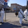 У Житомирі взялися дезінфікувати територію біля Глобала. ФОТО