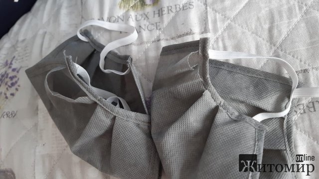 В одній з аптек Зарічан продають браковані маски по 20 грн