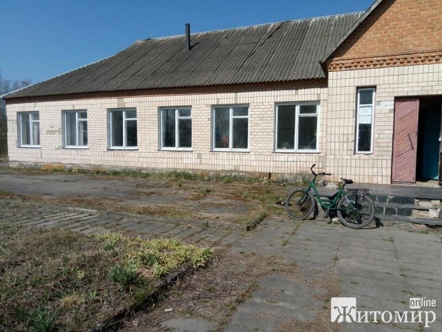 У селі Житомирської області згоріла частина адмінприміщення. ФОТО