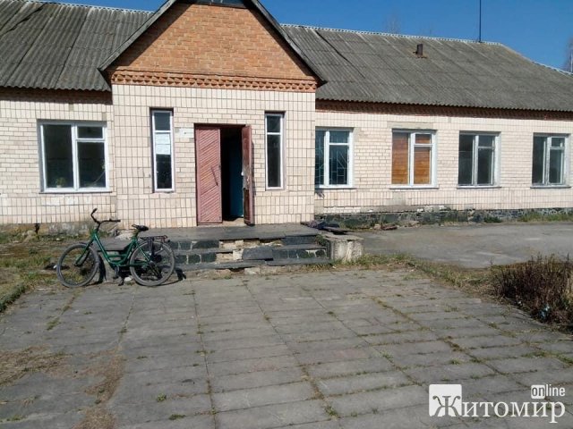 У селі Житомирської області згоріла частина адмінприміщення. ФОТО