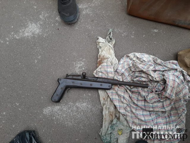 У Коростені під час сварки чоловік намагався застрелити дружину. ФОТО