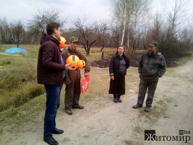 Представники ФК «Шахтар» привезли разом з іншою допомогою м
