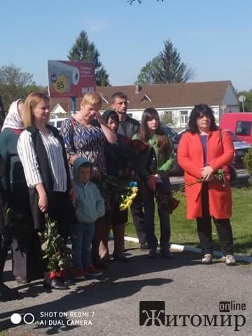 У Чуднові відкрили меморіальну дошку військовому Ігорю Хімічуку. ФОТО У Чуднові відкрили меморіальну дошку військовому Ігорю Хімічуку. ФОТО