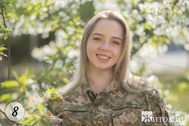 Житомирський військовий інститут вирішив провести конкурс "Краса ЖВІ". ФОТО дівчат