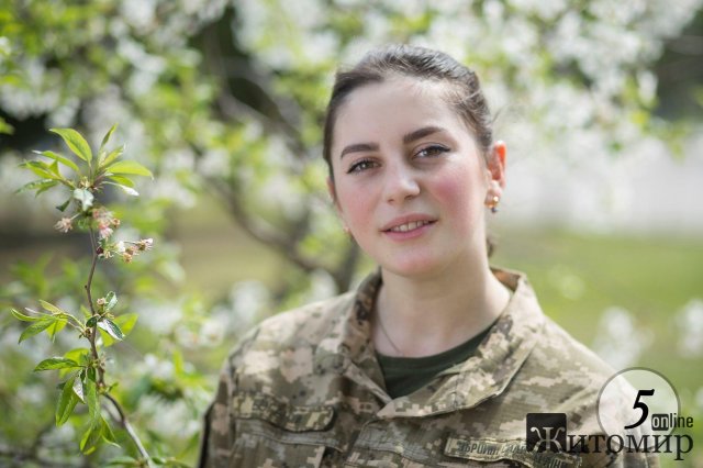Житомирський військовий інститут вирішив провести конкурс "Краса ЖВІ". ФОТО дівчат