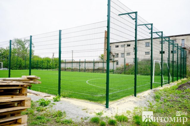 В одному з районів Житомирської області підрядна організація "зхалтурила", ремонтуючи дитсадок. ФОТО