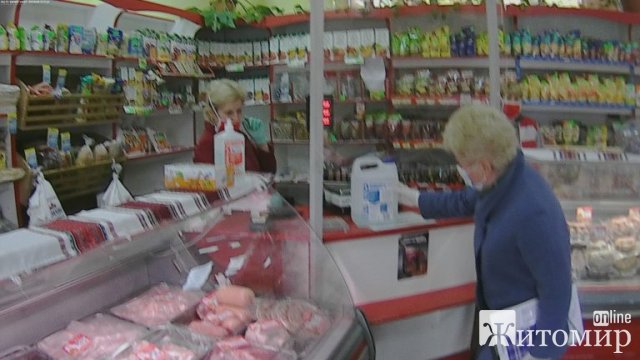 Як спеціалісти Держпродспоживслужби перевіряють ринки у Житомирській області в умовах карантину. ФОТО