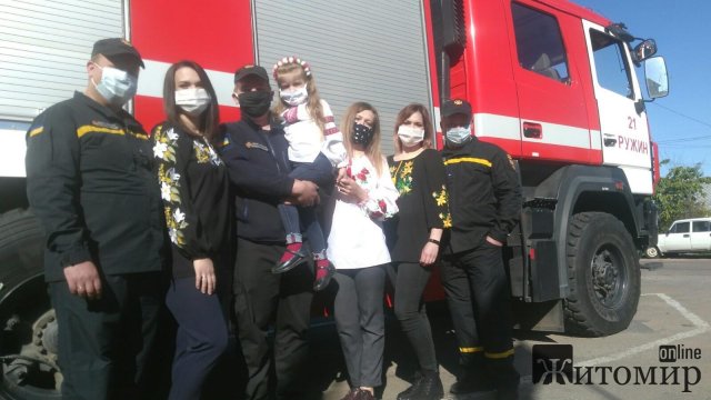 Які вишиванки одягнули у свято житомиряни та жителі області. ФОТО. ВІДЕО