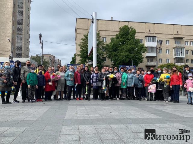 У Житомирі вшанували військових, які загинули на сході України. ФОТО