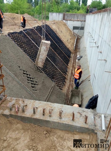 Директор житомирського водоканалу показав, як відбувається реконструкція очисних споруд. ФОТО