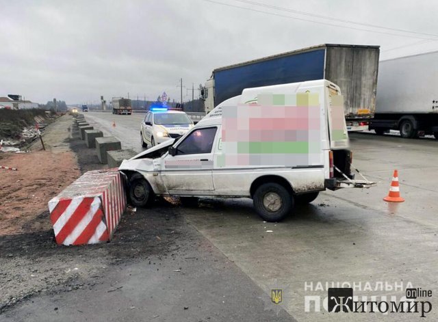 У Житомирському районі ЗАЗ зіштовхнувся з вантажівкою, двоє потерпілих. ФОТО