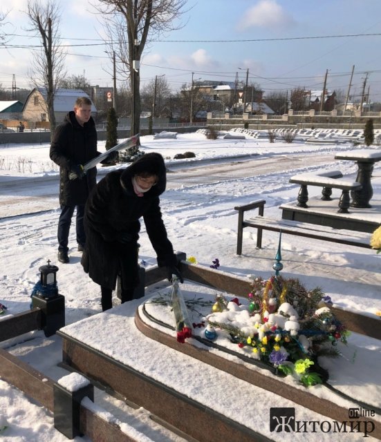 У День пам’яті захисників Донецького аеропорту в Житомирі вшанували Героїв. ФОТО
