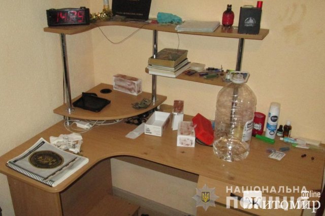 На Житомирщині поліцейські розшукали злодія, який виніс з будинку велосипед, ноутбук та особисті речі. ФОТО