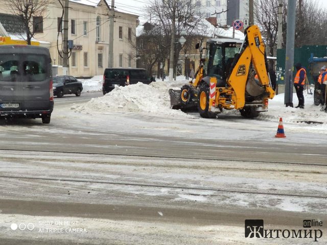 Наскільки чистими від снігу стали в Житомирі тротуари. ФОТО