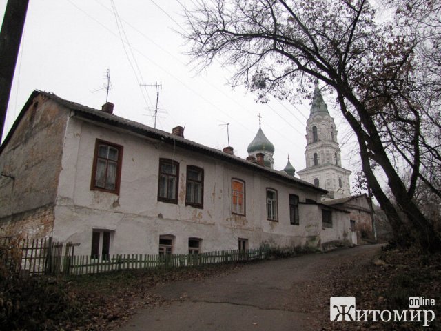 Фото однієї зі старовинних вуличок в центрі Житомира