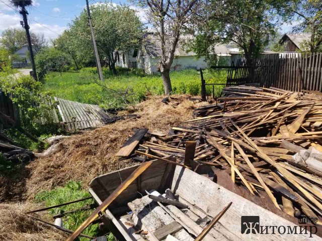 У селах Малинського та Овруцького районів горіли будівлі. ФОТО