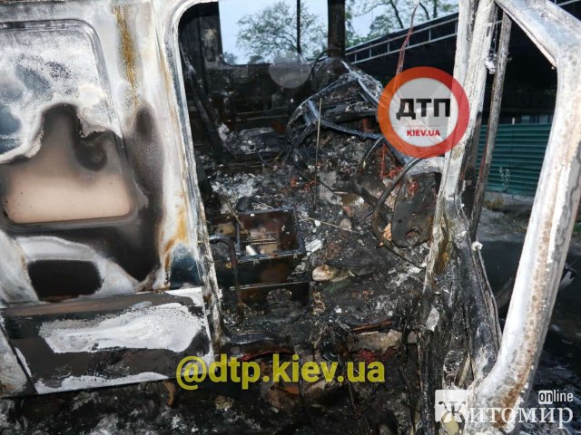 Страшное ДТП на житомирской трассе: водитель и пассажир Volkswagen сгорели заживо. ФОТО