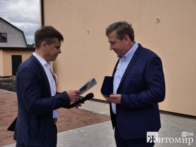 Мер Житомира нагородив представників німецького благодійного фонду відзнакою «За заслуги перед містом» III ступеня 